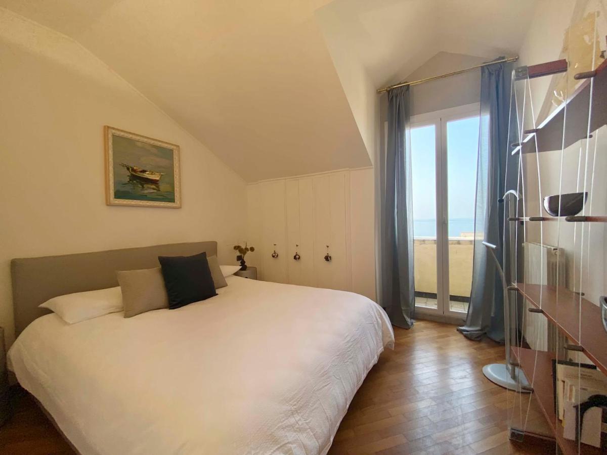 Casaviva - Central Seaview Penthouse In คาโมยลี ภายนอก รูปภาพ